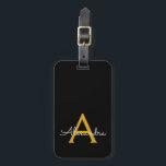 Black Guld Girly Script Monogram Namn Modern Bagagebricka<br><div class="desc">Guld och Black Monogram Lägg till ditt eget Namn-skript Namnteckning Pillow. Märkrn i bagagepåsen gör perfekten söt 16-årsjubileum,  bröllop,  möhippa,  babydusch eller bachelorette-festgåva till någon som kärlek en chic elegant och modern stil.</div>