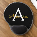 Black Guld Girly Script Monogram Namn Modern Gel Musmatta<br><div class="desc">Monogram för guld och svart lägger du till ditt eget Namn-muspekare (Mouse Pad). Det gör perfekten söt 16-årsjubileum,  bröllop,  möhippa,  årsdag,  babydusch eller bachelorette-fest för någon som glam lyxen och chic stilar i kärlek.</div>