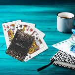 Black guld glitter stoftskript namn casinokort<br><div class="desc">En klassisk svart bakgrund som dekoreras med damm från lila faux glitter. Anpassa och lägg till ett namn. Namn är skrivet med ett modernt handskript i stil med dekorationer. Perfekt för spel i party eller som favoriter. Om du bara vill behålla utslagen tar du bort exemplet namn lämnar du blankstegen...</div>