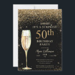 Black Guld Glitter Surprise 50:e Födelsedagsfesten Inbjudningar<br><div class="desc">Den här eleganten har en svart bakgrund,  guld glitter,  champagneglas och anpassningsbar. Vilket vackert sätt att inbjudan era gäster till detta speciella tillfälle.</div>