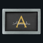 Black Guld Modern Script Girly Monogram Namn<br><div class="desc">Svart och Guld Enkelt skript Monogram Namn Bälte Buckle. Detta gör perfekt studenten,  söt 16 16,  18,  21,  30,  40,  50,  60,  70,  80,  90:e,  100-årsdag,  bröllop,  möhippa,  årsdag,  babydusch eller bachelorette-gåva till någon som glam lyx och chic stilar.</div>