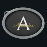 Black Guld Modern Script Girly Monogram Namn<br><div class="desc">Svart och Guld Enkelt skript Monogram Namn Bälte Buckle. Detta gör perfekt studenten,  söt 16 16,  18,  21,  30,  40,  50,  60,  70,  80,  90:e,  100-årsdag,  bröllop,  möhippa,  årsdag,  babydusch eller bachelorette-gåva till någon som glam lyx och chic stilar.</div>