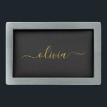 Black Guld Modern Script Girly Monogram Namn<br><div class="desc">Svart och Guld Enkelt skript Monogram Namn Bälte Buckle. Detta gör perfekt studenten,  söt 16 16,  18,  21,  30,  40,  50,  60,  70,  80,  90:e,  100-årsdag,  bröllop,  möhippa,  årsdag,  babydusch eller bachelorette-gåva till någon som glam lyx och chic stilar.</div>