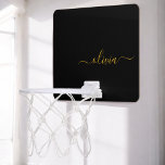 Black Guld Modern Script Girly Monogram Namn Mini-Basketkorg<br><div class="desc">Svart och Guld Enkelskript Monogram Namn Mini Basketball Ring. Det gör perfekten söt 16-årsjubileum,  bröllop,  möhippa,  årsdag,  babydusch eller bachelorette-fest för någon som glam lyxen och chic stilar i kärlek.</div>