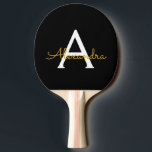 Black Guld Modern Script Girly Monogram Namn Pingisracket<br><div class="desc">Svart och Guld-skript Monogram Namn Ping Pong Paddle. Det gör perfekten söt 16-årsjubileum,  bröllop,  möhippa,  årsdag,  babydusch eller bachelorette-fest för någon som glam lyxen och chic stilar i kärlek.</div>