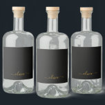 Black Guld Modern Script Girly Monogram Namn Spritflaskor Etikett<br><div class="desc">Svart och Guld Monogram Namn Liquor (Vodka,  Whiskey,  Gin,  Rum) Flaska-etikett. Det gör perfekten söt 16-årsjubileum,  bröllop,  möhippa,  årsdag,  babydusch eller bachelorette-fest för någon som glam lyxen och chic stilar i kärlek.</div>