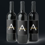 Black Guld Modern Script Girly Monogram Namn Vinflaska Etikett<br><div class="desc">Svart och Guld Enkelt skript Monogram Namn Beer Flaska-etikett. Det gör perfekten söt 16-årsjubileum,  bröllop,  möhippa,  årsdag,  babydusch eller bachelorette-fest för någon som glam lyxen och chic stilar i kärlek.</div>