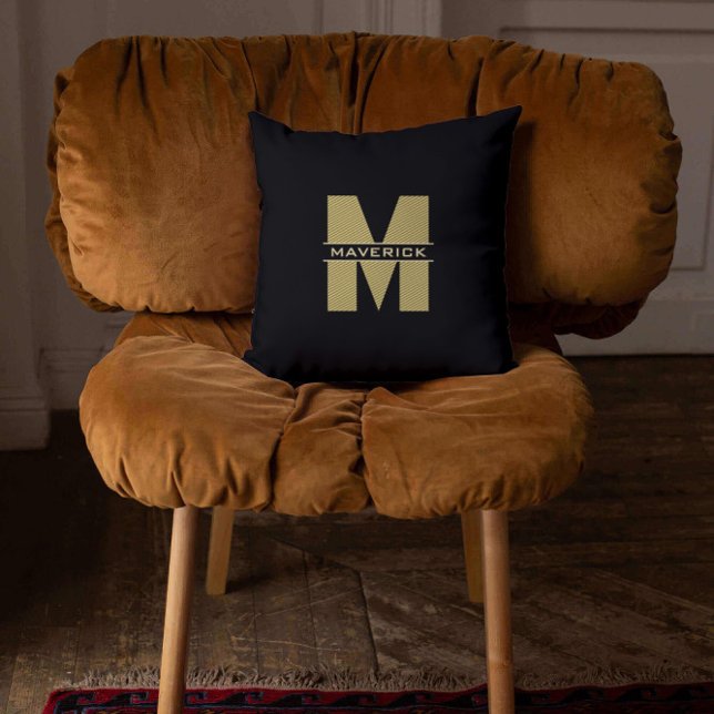 Black Guld Monogram Namn Elegant Modern Masculine Kudde (Skapare uppladdad)