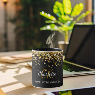 Black guld monogram namn mugg