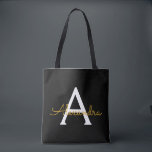 Black Guld Namn White Girly Script Monogram Modern Tygkasse<br><div class="desc">Svart och Guld Elegant lägg till din egen Namn Monogram Bok Bag. Denna Bok-bag kan anpassas så att den omfattar ditt första och första namn och ges som julklapp,  Sverige 16 födelsedagar,  Möhippa eller Bröllop.</div>