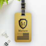 Black Guld Shield USA flagga Monogram Namn Manly Bagagebricka<br><div class="desc">Lägg till ditt namn och monogram för att göra din egen unika produkt.</div>