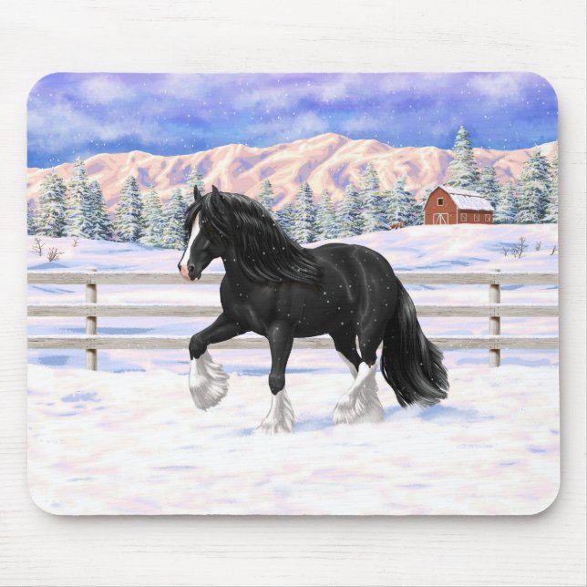 Black Gypsy Vanner Irish Cob Draft Horse i Snö Musmatta (Framsidan)