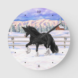 Black Gypsy Vanner Irish Cob Draft Horse i Snö Rund Klocka