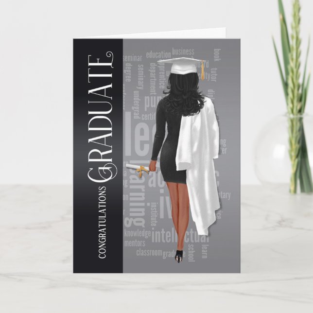 Black Hair White Cap och Gown Female Student Card Kort (Framsida)