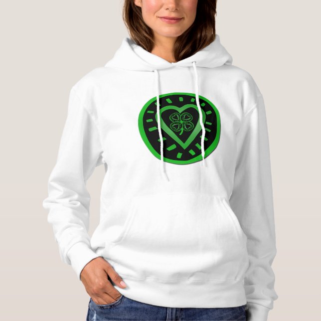 Black Heart med Shamrock - St patrick's day T-shirt (Framsida)