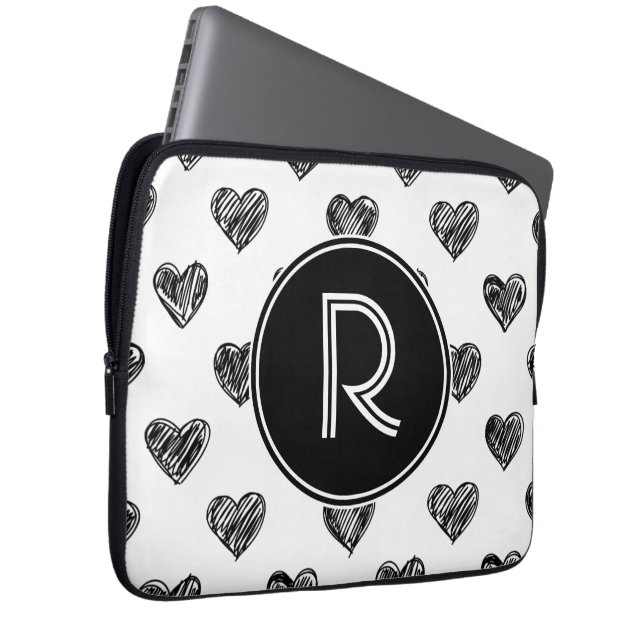 Black Hearts Doodles Monogram Laptop sleeve (Framsidan Höger)