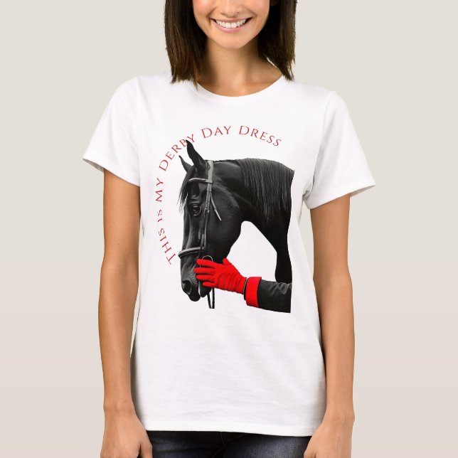 Black Horse med Red Glove and Derby Day T Shirt (Framsida)