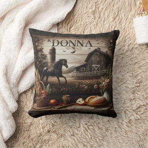 Black Horse Near Farmhouse och Rustic Decor Kudde