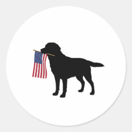 Black Hund Holding American Flagga - 4 juli Runt Klistermärke