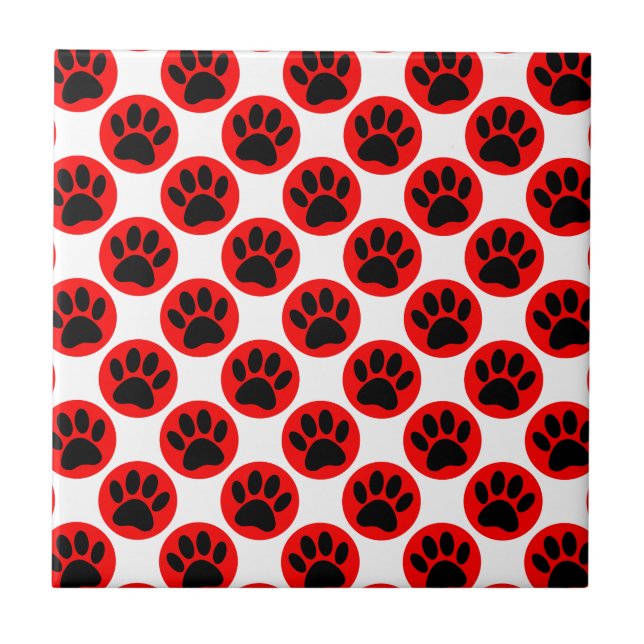 Black Hund Tass i Röda Polka dots Kakelplatta (Framsidan)