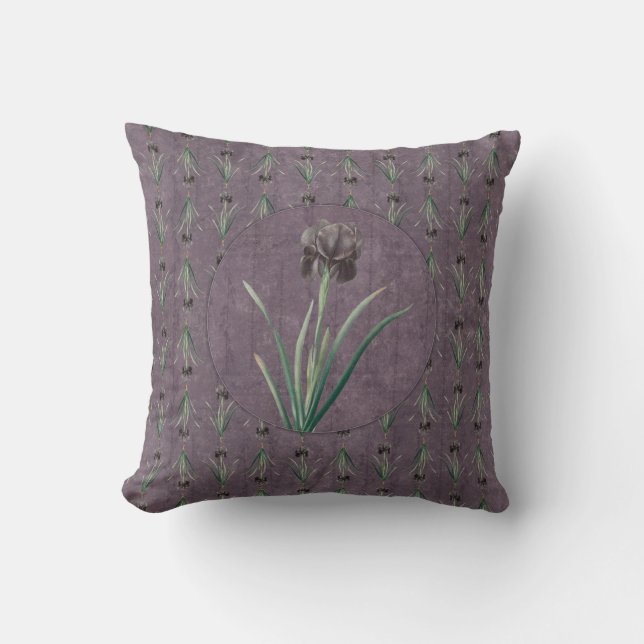 Black Iris on an antique tapestry Kudde (Framsida)