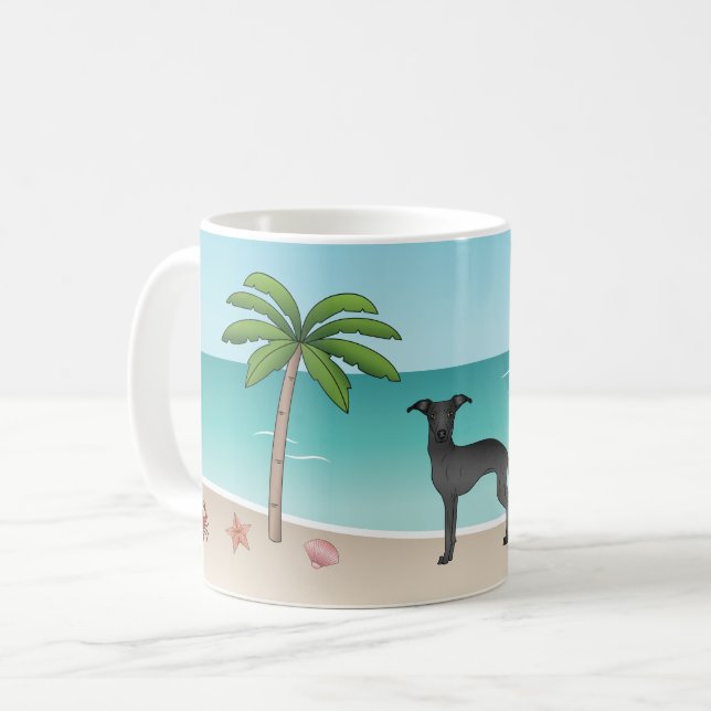 Black Italy Greyhound vid Tropical Summer Beach Kaffemugg (Framsida vänster)