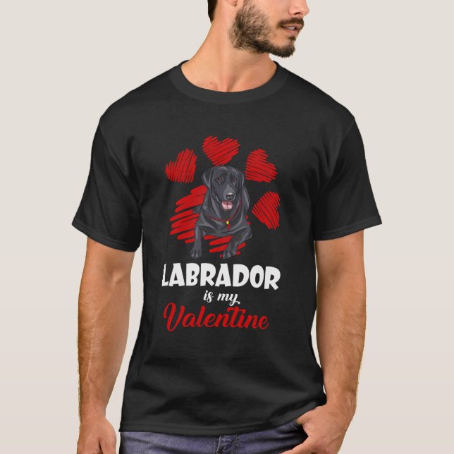 Black Labrador är min Valentines day Kärlek Heart  T Shirt (Framsida)