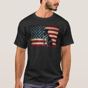 Black Labrador hämtar American Flagga labra Anima T Shirt