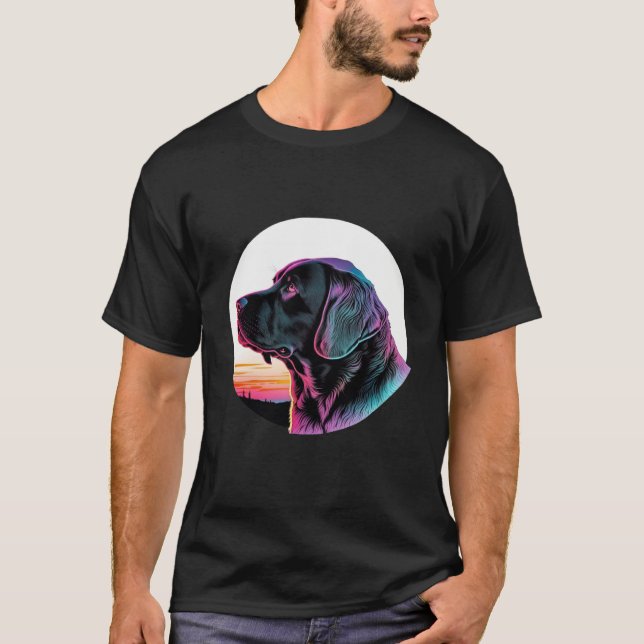 Black Labrador in a Dreamy 80s Retrowave Aesthetic T Shirt (Framsida)