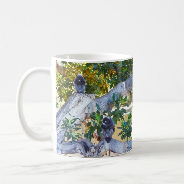 Black Langur Monkey Eating, Coffee Mugg (Vänster)
