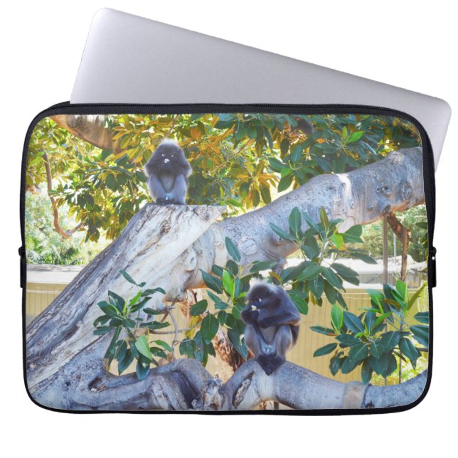 Black Langur Monkey Eating, Laptop sleeve (Framsidan)