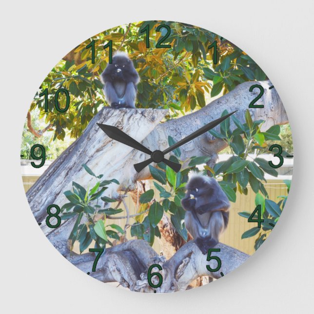 Black Langur Monkey Eating, Wall Clock Stor Klocka (Framsida)