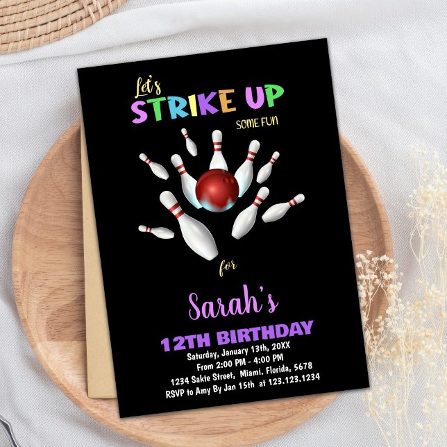 Black Lila Bowling Birthday-inbjudningar Inbjudningar (Black Purple Bowling Birthday Invitations)