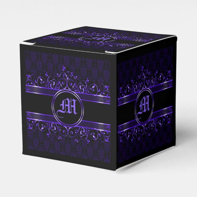 Black & Lila Ornate Gothic Monogrammed Presentaskar (Framsidan Sidan)
