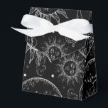 Black Magic Vintage Celestial Sol Måne Stars Party Presentaskar<br><div class="desc">Anpassa för alla händelser. Matchande objekt är tillgängliga.</div>