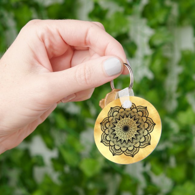Black Mandala on Soft Gold Background Keychain Nyckelring (Hand)