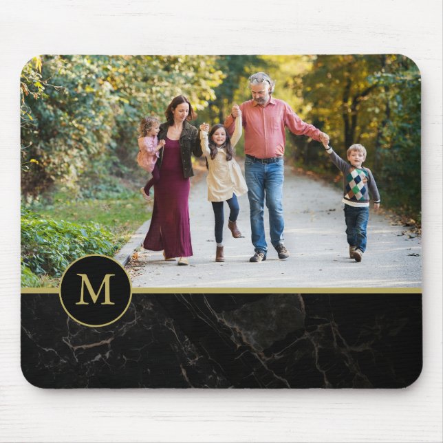 Black Marble Tan Monogram Family Photo Musmatta (Framsidan)
