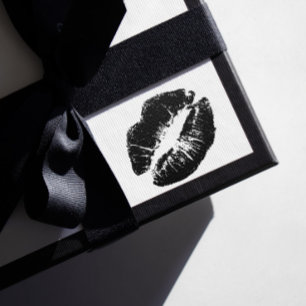 Black Matte Kiss Lips Valentine’s Day Custom Cut Klistermärken