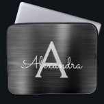 Black Metallic Modern Stainless Steel Monogram Laptop Fodral<br><div class="desc">Svart och Grått Faux Stainless Steel Metallic Foil Modern och Elegant Monogram Sleeve. Den här monogrammade personligen laptop sleeve kan anpassas så att den omfattar ditt första och första namn och gör en perfekt jul- eller födelsedagsgift.</div>