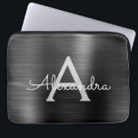 Black Metallic Modern Stainless Steel Monogram Laptop Fodral<br><div class="desc">Svart och Grått Faux Stainless Steel Metallic Foil Modern och Elegant Monogram Sleeve. Den här monogrammade personligen laptop sleeve kan anpassas så att den omfattar ditt första och första namn och gör en perfekt jul- eller födelsedagsgift.</div>