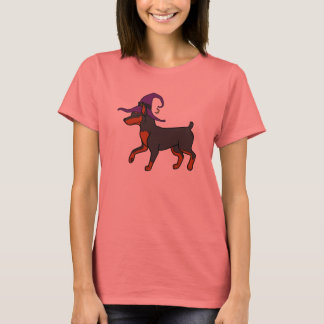 Black Miniature Pinscher med Witch Hat Tee Shirt