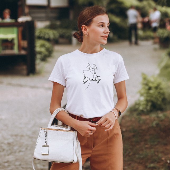 Black Minimalist Beauty T-shirt (Skapare uppladdad)