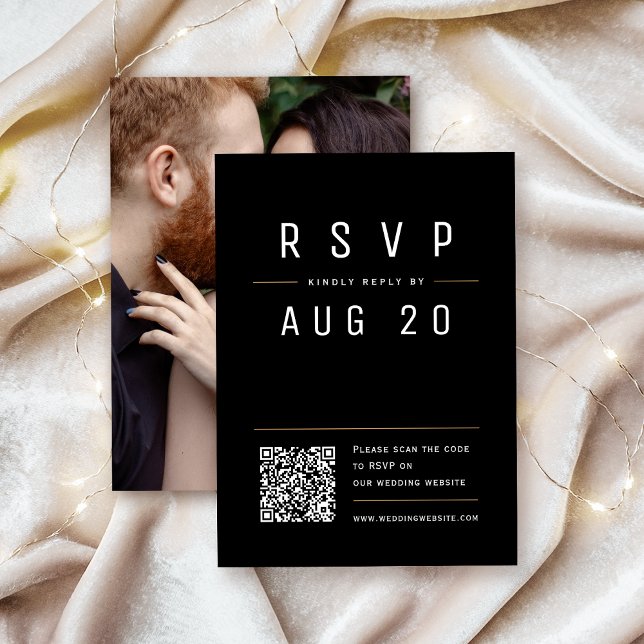 Black Modern Chic Simple Typography QR-kod OSA Kort (Black Modern Chic Simple Typography QR code RSVP Card)
