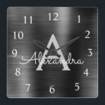 Black Modern Elegant Metallic Monogram Namn Fyrkantig Klocka<br><div class="desc">Modern och Elegant Black Faux Stainless Steel Foil Monogram Namn och First Personlig Anpassningsbar Wall Clock. Wall Clock ger perfekten till någon som kärlek trendig chic metallisk deka till ge som julgåva eller födelsedagspresent.</div>