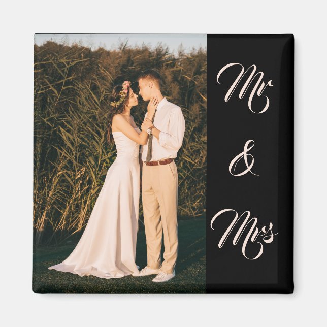 Black Modern Elegant Mr & Mrs. Couple Photo Magnet (Framsidan)