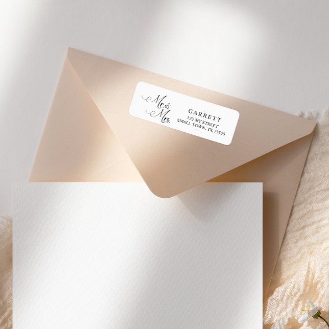 Black Modern Simple Script Mr. och Mrs. Adress Returadress Etikett (Skapare uppladdad)