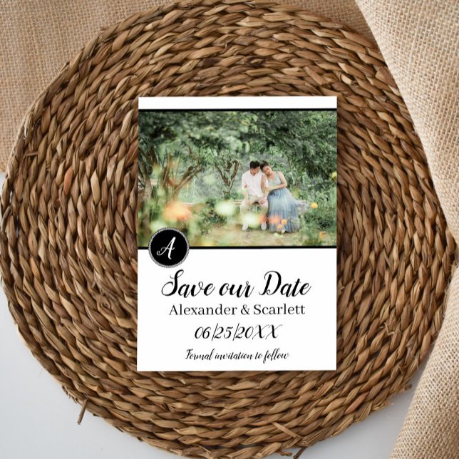Black Monogram Photo Spara datum meddelande (Black Monogram Photo Save the Date Announcement)