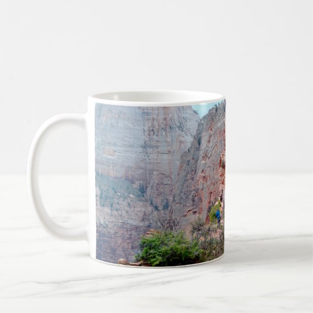 BLACK MOUNTAIN UNDER KLART NÖJER HIMLAR KAFFEMUGG (Vänster)