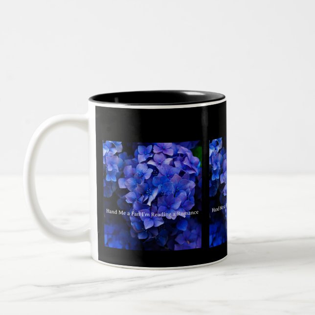 Black mugg med lila hydrangeas (Vänster)