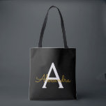 Black Namn Guld Girly Script Monogram Modern Tygkasse<br><div class="desc">Svart och Guld Elegant lägg till din egen Namn Monogram Bok Bag. Denna Bok-bag kan anpassas så att den omfattar ditt första och första namn och ges som julklapp,  Sverige 16 födelsedagar,  Möhippa eller Bröllop.</div>